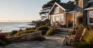 Ferienimmobilie mit Meerblick an der Küste als Beispiel für den Verkauf eines Ferienhauses. I Ferienimmobilie verkaufen